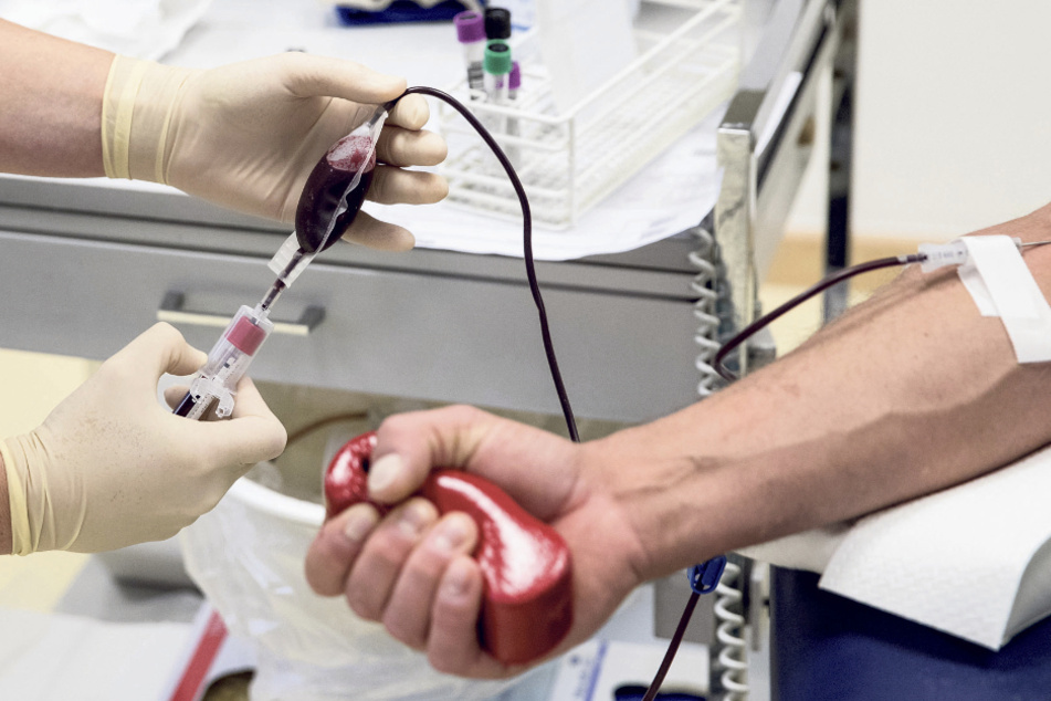 Weil viele Operationen nachgeholt werden, ist der Bedarf an Blutspenden hoch.