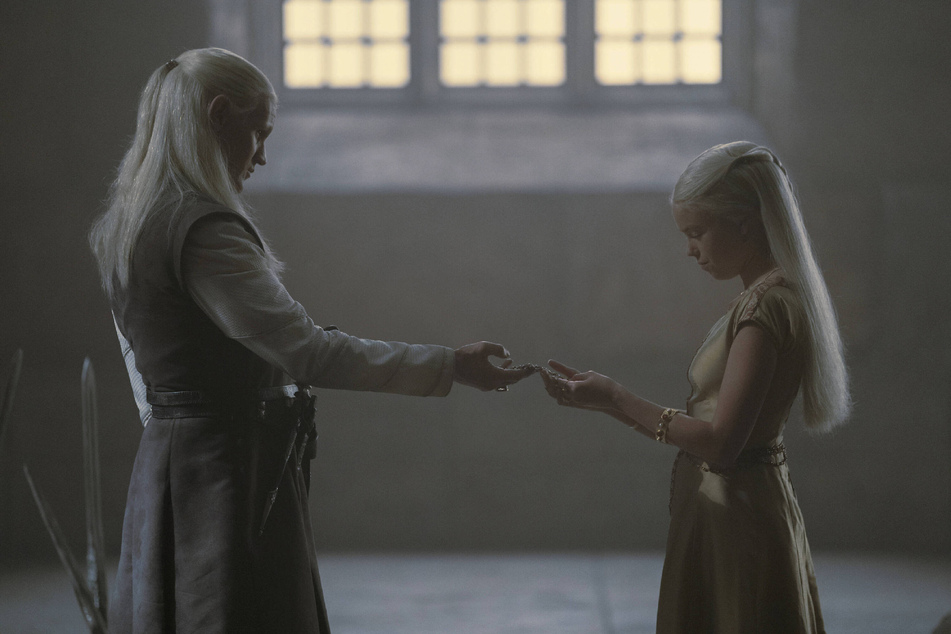 Matt Smith's Daemon Targaryen (l) and Milly Alcock's Rhaenyra Targaryen got uncomfortably close in the fourth episode.