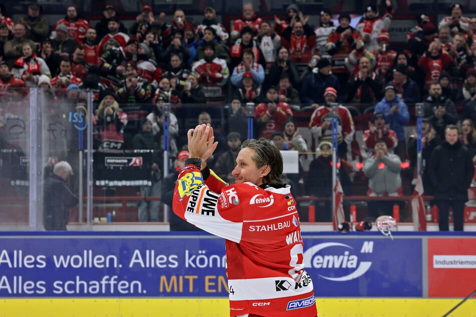 Dominic Walsh bedankt sich bei den Fans.