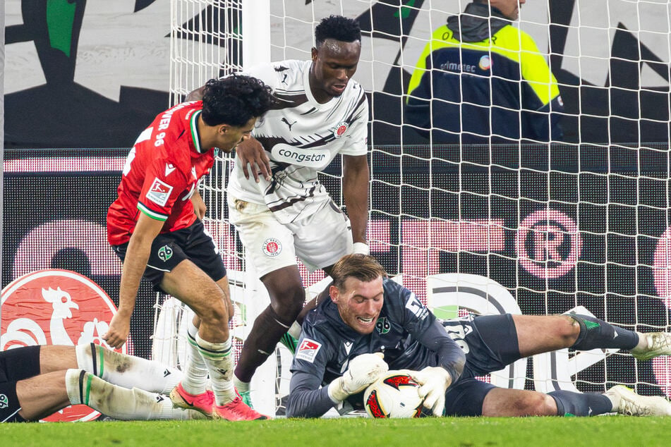 Immer wieder wenn es bei St. Pauli gefährlich wurde, war Ceesay im Spiel.