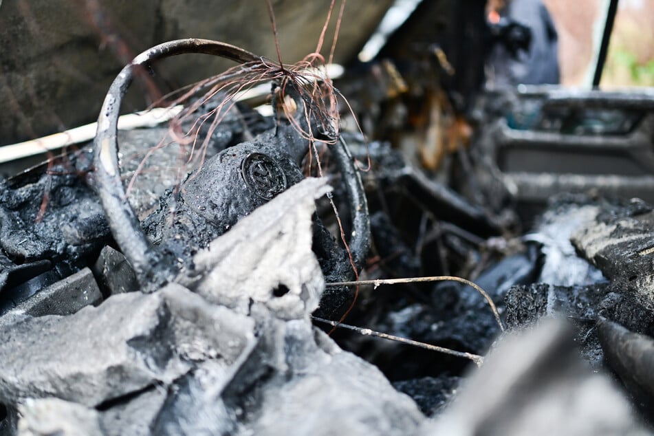 Zwei von drei Berliner Kältebussen fielen in der Nacht auf Sonntag Brandstiftung zum Opfer.