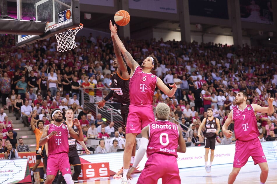 Telekom Baskets kassieren erste Heimniederlage der Saison