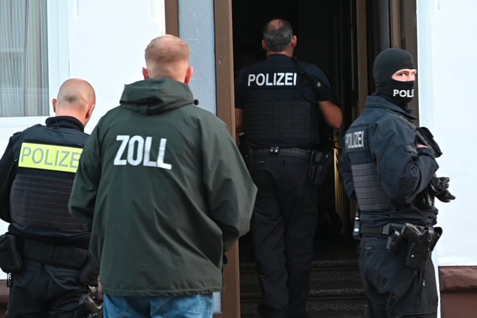 Über 100 Objekte in zwölf Bundesländern wurden durchsucht.