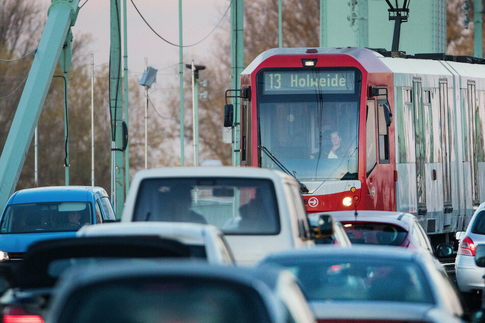 Köln viel teurer! ADAC kritisiert enorme Preisunterschiede im Nahverkehr