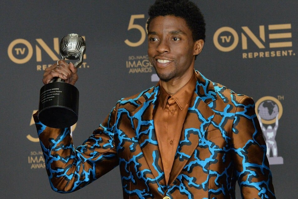 Chadwick Boseman (†43) died of colon cancer in August and posthumously received a Hero for the Ages award.