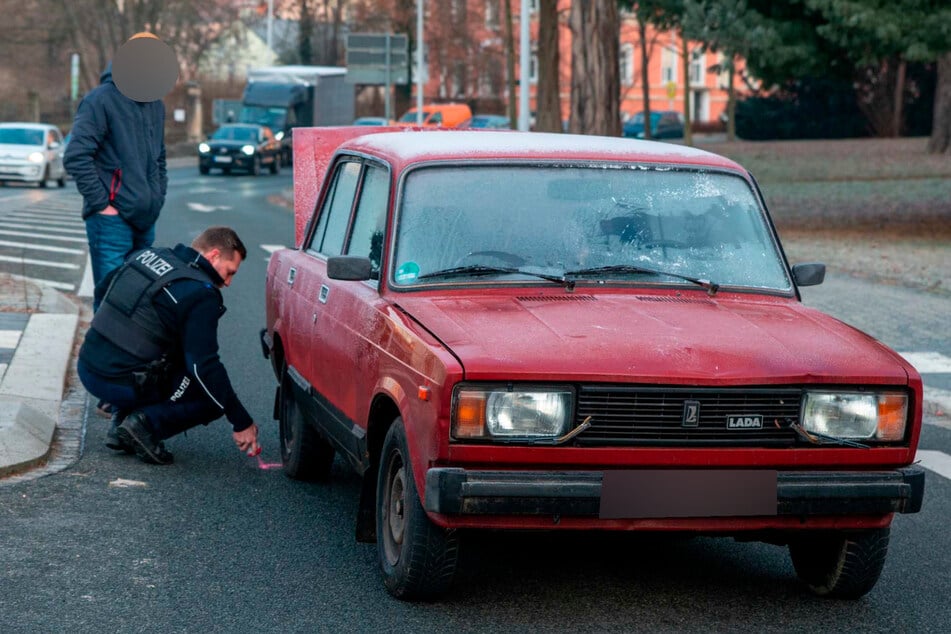 In Zittau stießen zwei Frauen mit einem Lada-Fahrer (20) zusammen.