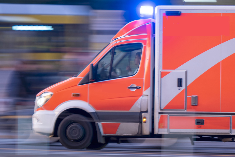 Bei einem Unfall im Vogtland wurde ein Mann (34) schwer verletzt. (Symbolbild)