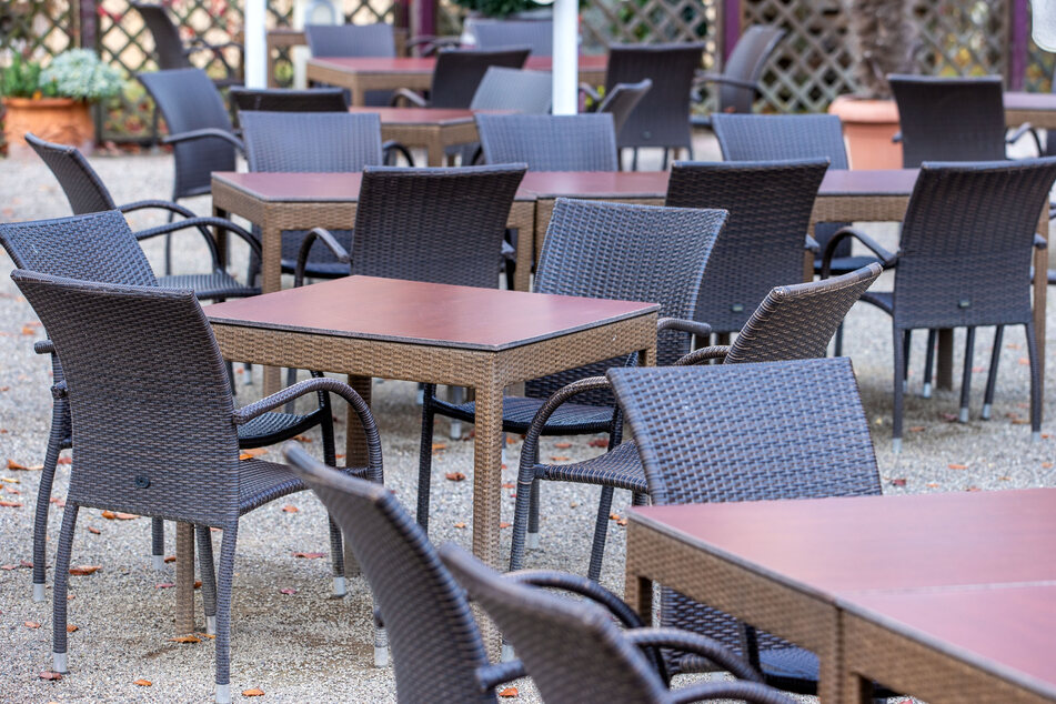 Deutschlandweit sollen Gastronomien wieder schließen. Die Wirtschaftsauskunftei Crif Bürgel warnt vor einer Pleitewelle.