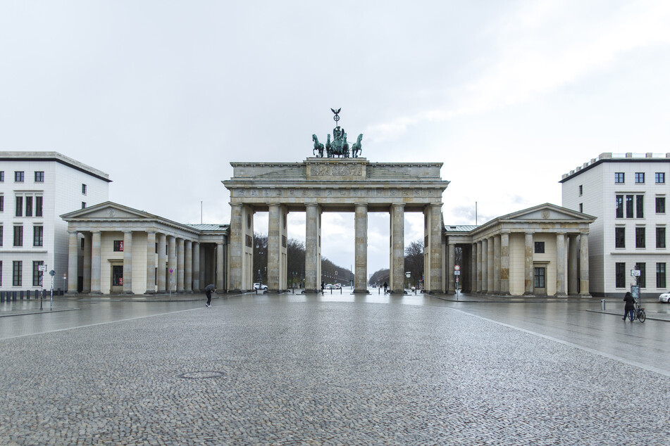 Zum 75. Jahrestag des Kriegsendes wird es nicht wie geplant große Veranstaltungen am Brandenburger Tor und anderen historischen Orten der Hauptstadt geben.
