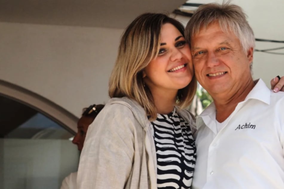 Jenny (38) und Achim Thiesen (61) müssen sieben Firmen bzw. Läden managen.