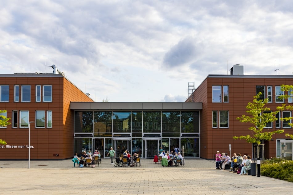 Bis Anfang August gastiert die "Herkuleskeule" im Bildungszentrum der Handwerkskammer.