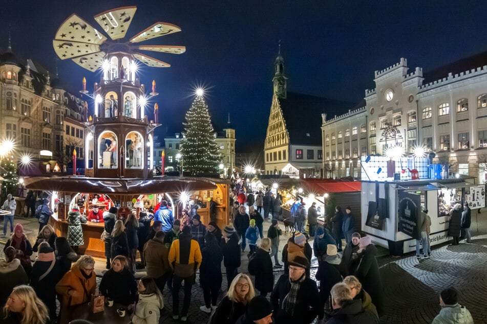 Der Weihnachtsmarkt in Zwickau kann sich ebenfalls sehen lassen.