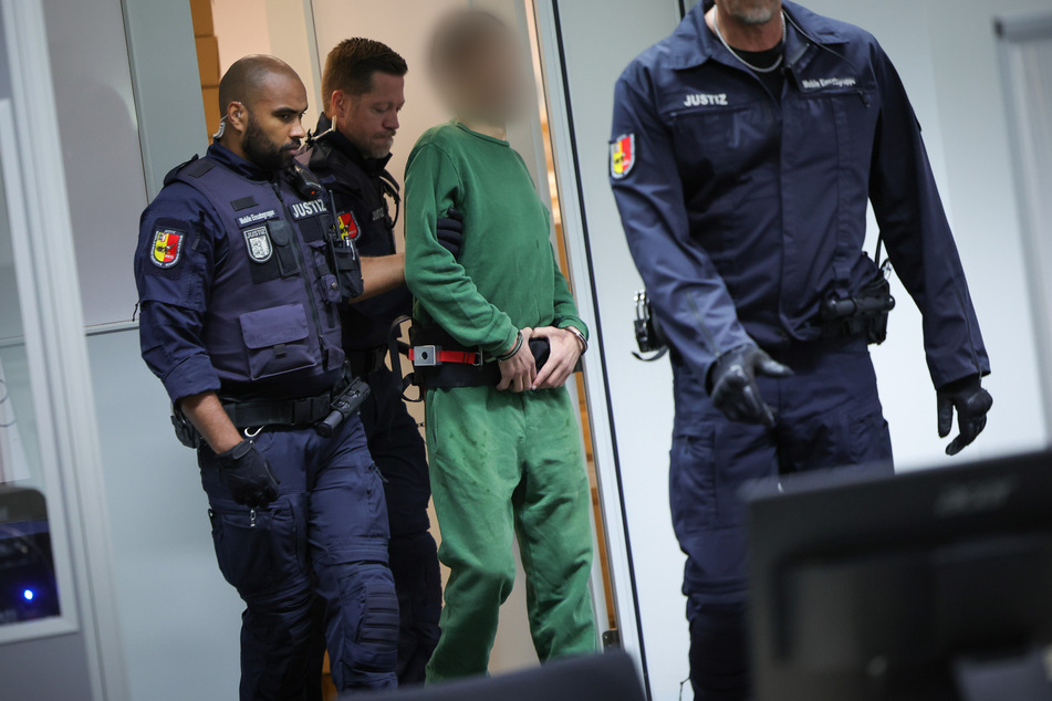 Prozess um Messerattacke in Regionalzug bei Brokstedt wird unterbrochen