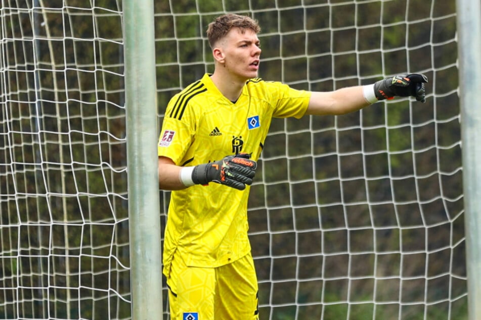 Nachwuchskeeper Leo Oppermann (21) wechselt leihweise für eine Saison vom HSV zu Zweitliga-Absteiger Arminia Bielefeld.