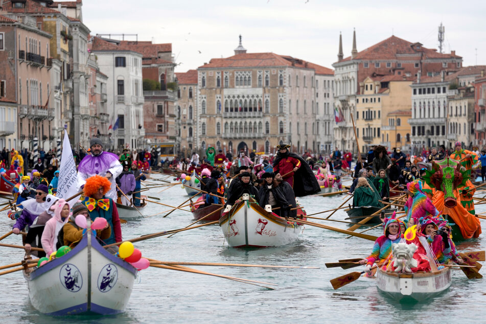 Ein Highlight: Die traditionelle Bootsparade am Sonntag