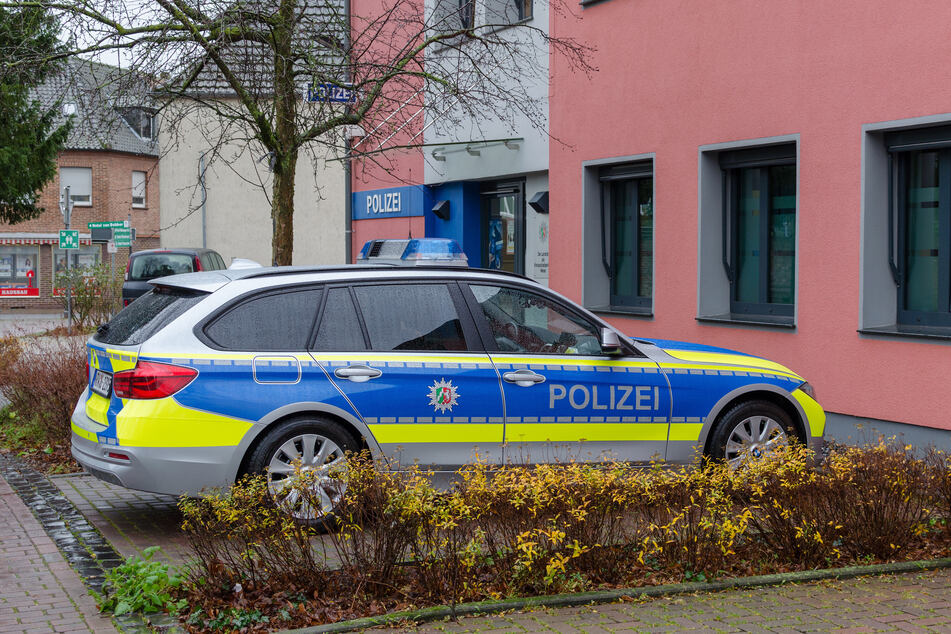 Die Beamten brachten die Frau vorübergehend auf der Polizeiwache unter. (Symbolbild)