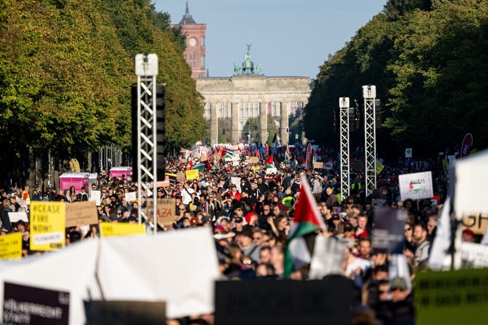 Mehr als 100.000 Bürger seien nach Berlin gekommen, um Solidarität mit Palästina zu zeigen.