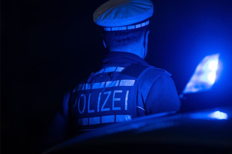 Kuriose Festnahme: Mann liegt schlafend in gestohlenem BMW