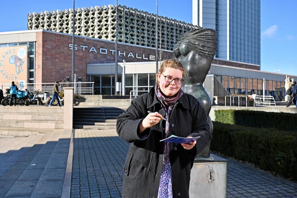 TAG24-Redakteurin Amélie Fromm (27) testet das Bingo in der Innenstadt.