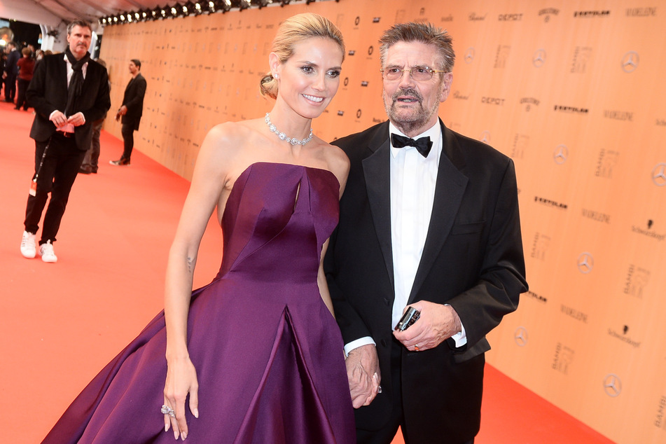 Model Heidi Klum (49) und ihr Vater Günther (77) stehen für "Germany's Next Topmodel" immer wieder in der Kritik.