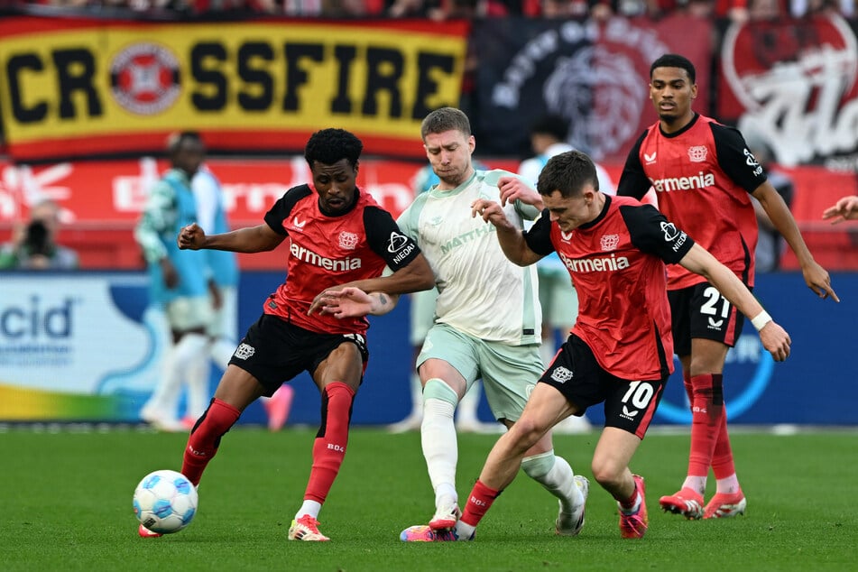 Bayer-Star Florian Witz (21, Nr. 10) wird der Werkself einige Wochen fehlen.