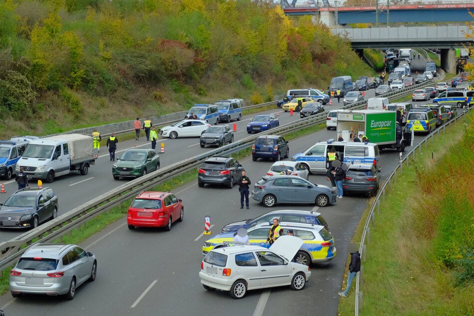 Auf der B2 staunte es sich in dieser Woche kurzzeitig.