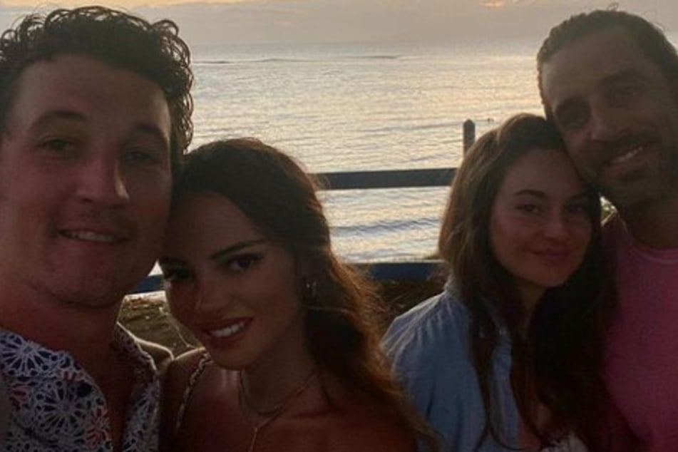 Aaron Rodgers shows off his physique on tropical double date with Miles Teller and his wife