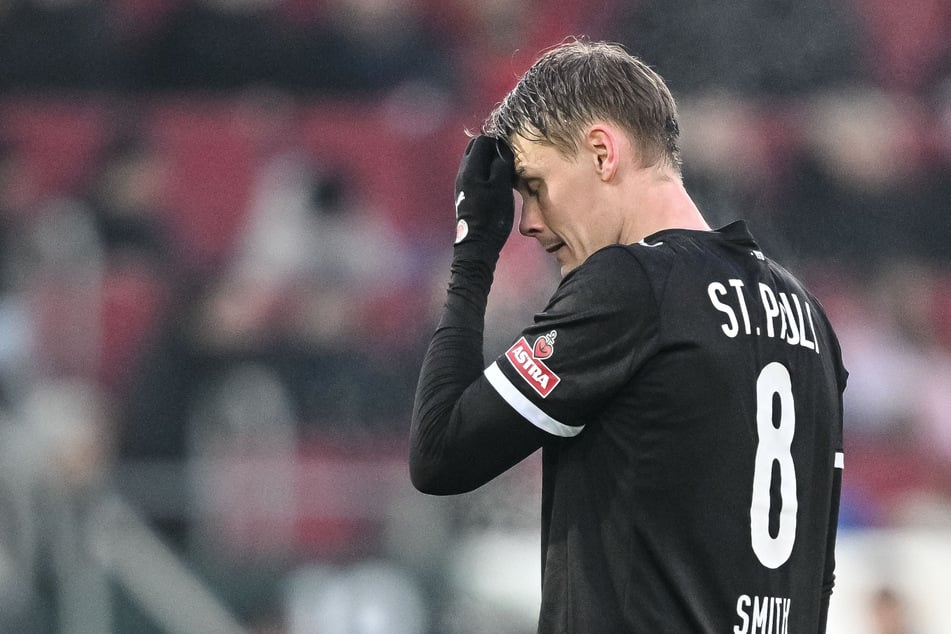 Vor der Spiel gegen den 1. FC Köln am Freitagabend bangt der FC St. Pauli weiterhin um Eric Smith (29).