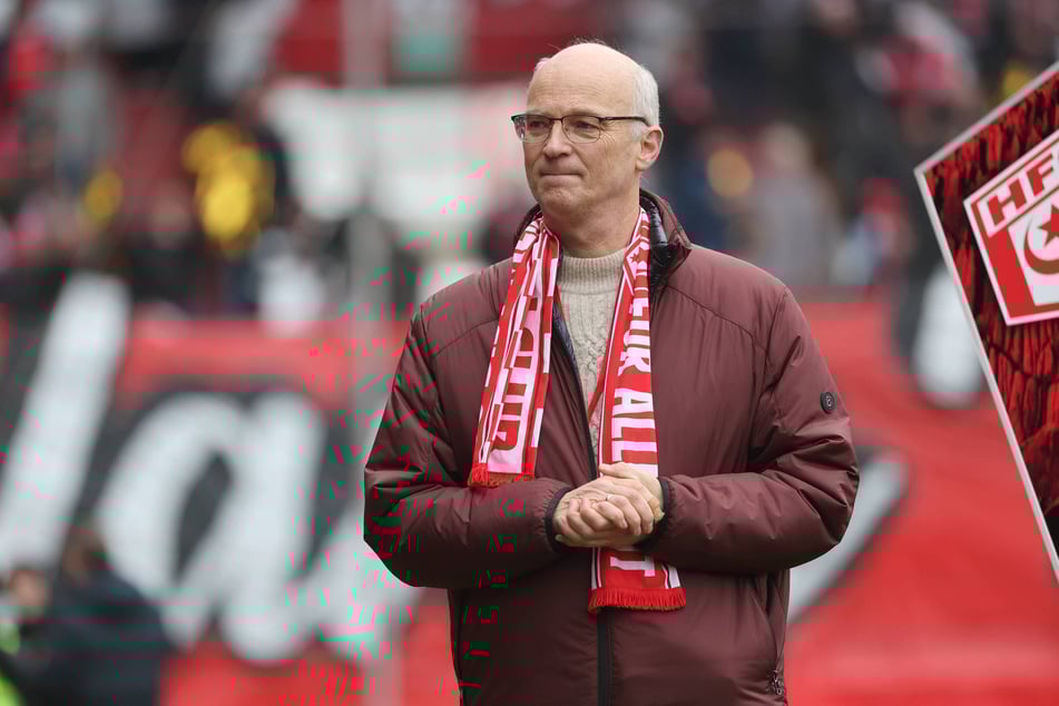 Dr. Jürgen Fox (58) tritt beim FCH nach gut zwei Jahren als Vorstandsvorsitzender und vielen Jahren in diversen Gremien vorzeitig ab.