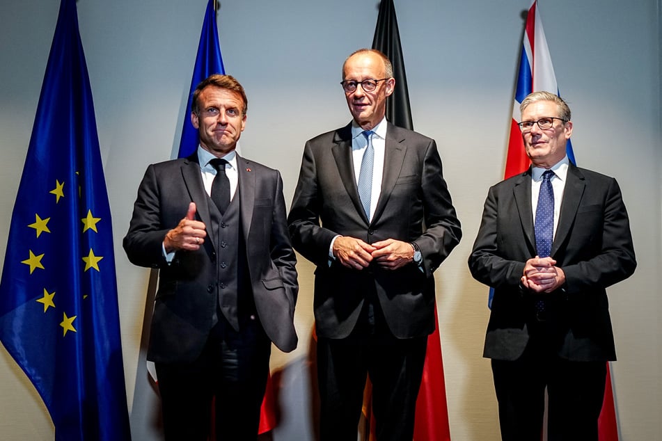 Ukraine-Krieg: Merz, Macron und Starmer beraten mit Trump über Ukraine