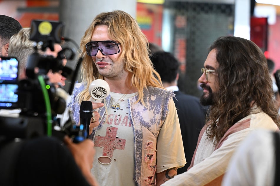 Bill und Tom Kaulitz (beide 37) sind von Teppichen im Badezimmer sehr angetan.