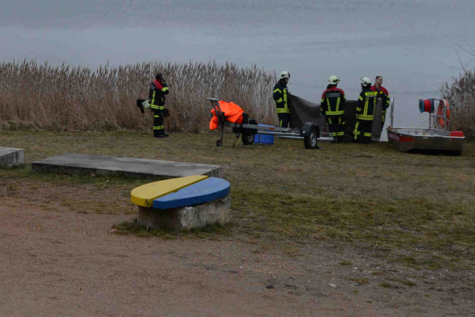 Schock in Ostsachsen: Lebloser Mann treibt in See