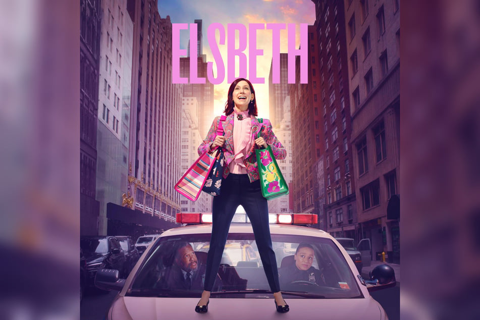 Elsbeth (Carrie Preston, 58) fällt mit ihrer quirligen Art überall auf.