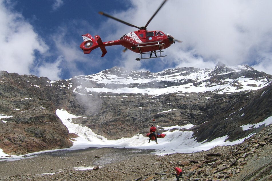 Tragödie bei Bergtour: Zwei Frauen stürzen in die Tiefe, eine stirbt
