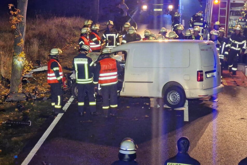 Die beiden Insassen wurden schwer verletzt.