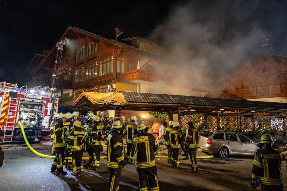 Hunderte Feuerwehrleute waren vor Ort um den Brand unter Kontrolle zu bekommen.