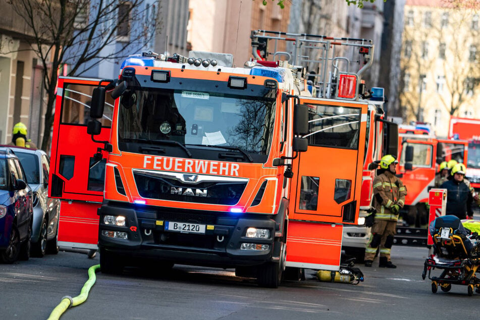 Die Feuerwehr hat am Dienstag bei Löscharbeiten in Berlin-Köpenick eine leblose Person entdeckt. (Symbolfoto)
