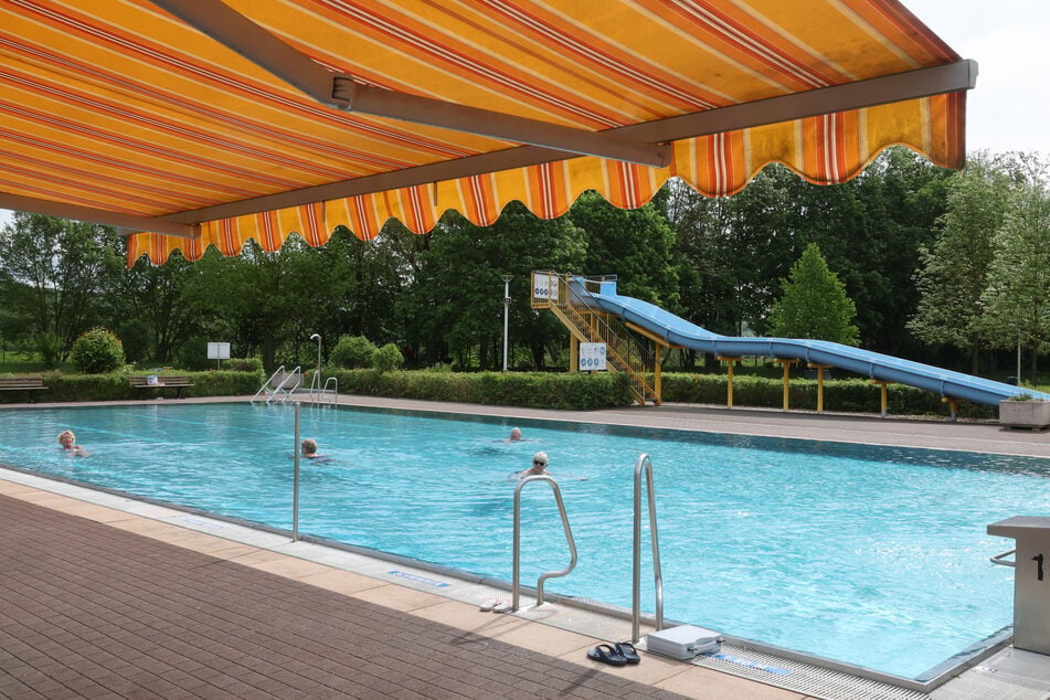 Die Freibadsaison in Thüringen hat offiziell begonnen. Bis zum 15. September kann geplanscht werden.