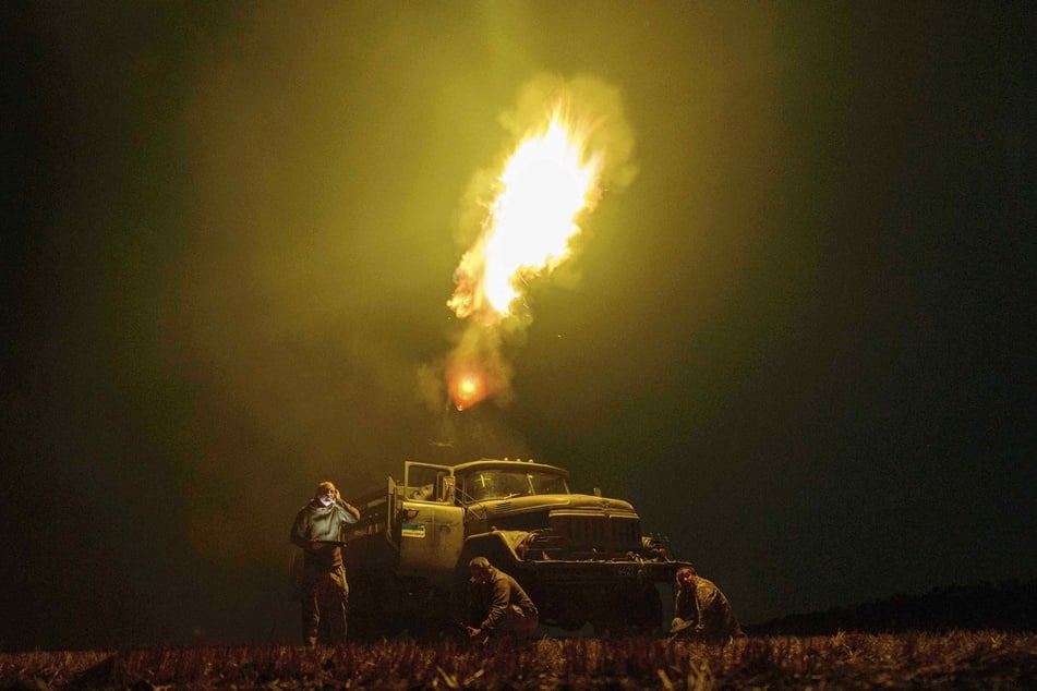Russland überzieht die Ukraine weiter mit Raketen- und Drohnenangriffen. Die Flugabwehr meldet Erfolge. Dennoch gibt es viele Schäden. (Archivbild)