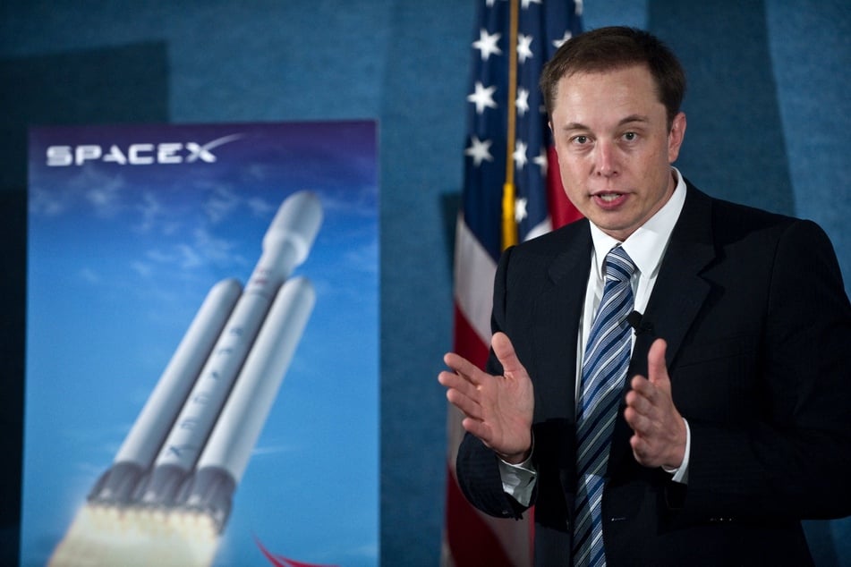 Elon Musk: Former SpaceX employees file legal complaint against Elon Musk