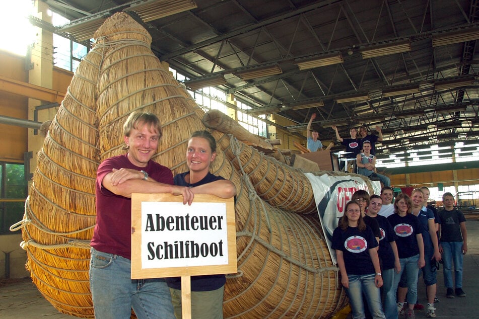 Dominique Görlitz (l.) segelte mit insgesamt vier Schilfbooten namens Abora im Mittelmeer und Atlantik.