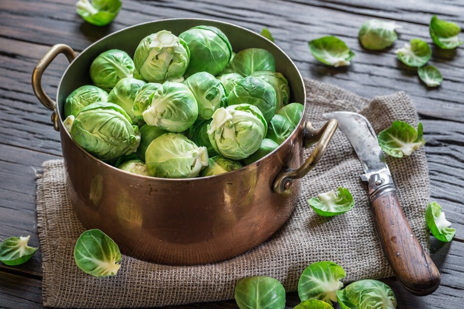 Vor dem Einfrieren sollte Rosenkohl geputzt und blanchiert werden.