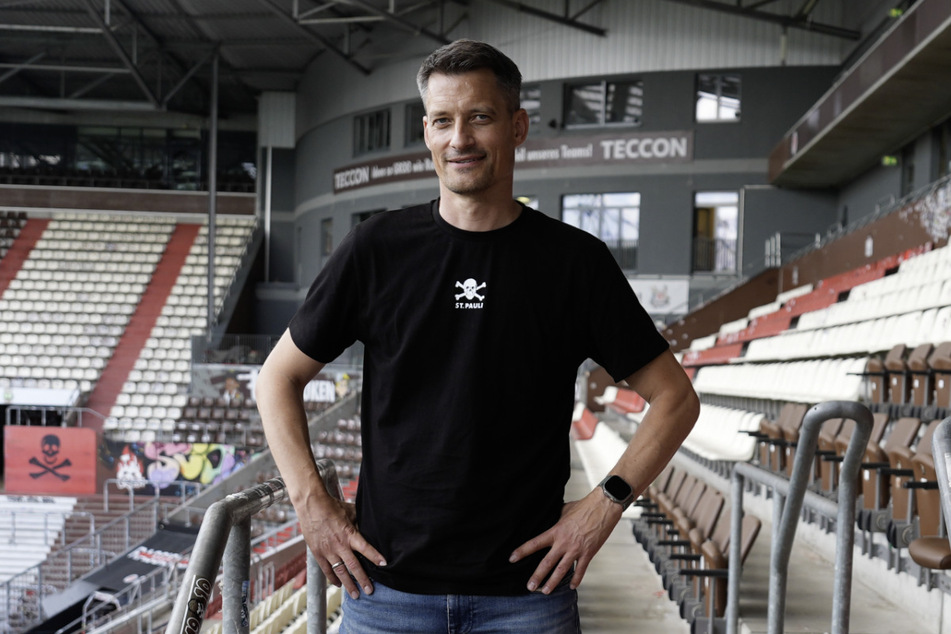 Neu-Trainer Alexander Blessin (51) kann zum Trainingsauftakt alle Profis begrüßen.