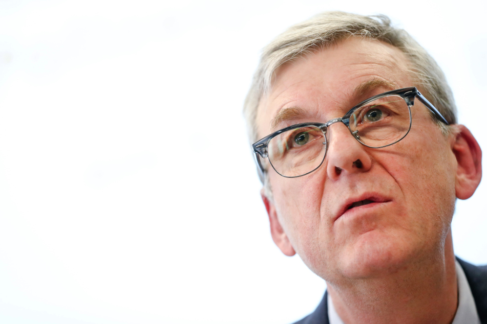 Ralf Michelfelder, Präsident des Landeskriminalamtes Baden-Württemberg, spricht bei einer Pressekonferenz. (Archivbild)