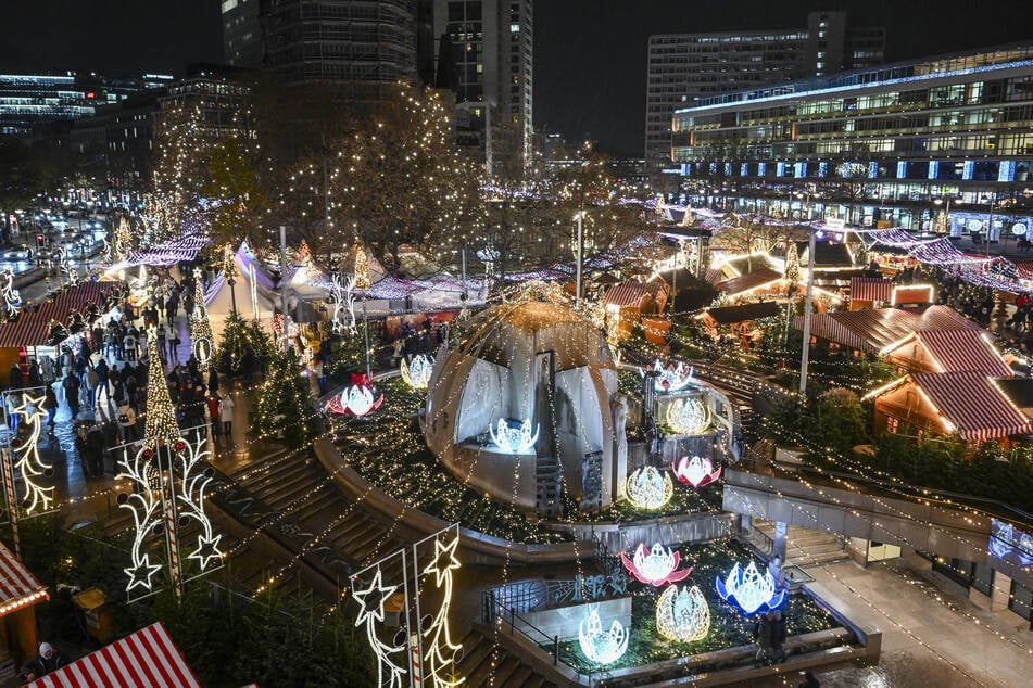 Wer den Weihnachtsmarkt am Breitscheidplatz besucht, muss mit höheren Preisen rechnen. (Archivbild)