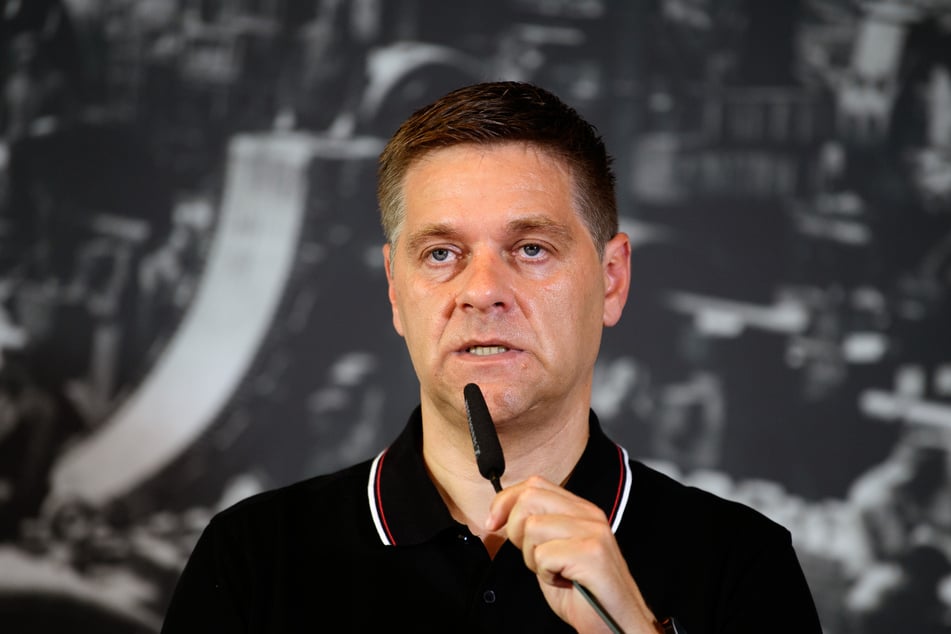 Oliver Ruhnert (50), Geschäftsführer Profifußball des 1. FC Union Berlin, dürfte das nicht gern hören: Der geplante Stadionausbau muss warten! (Archivbild)