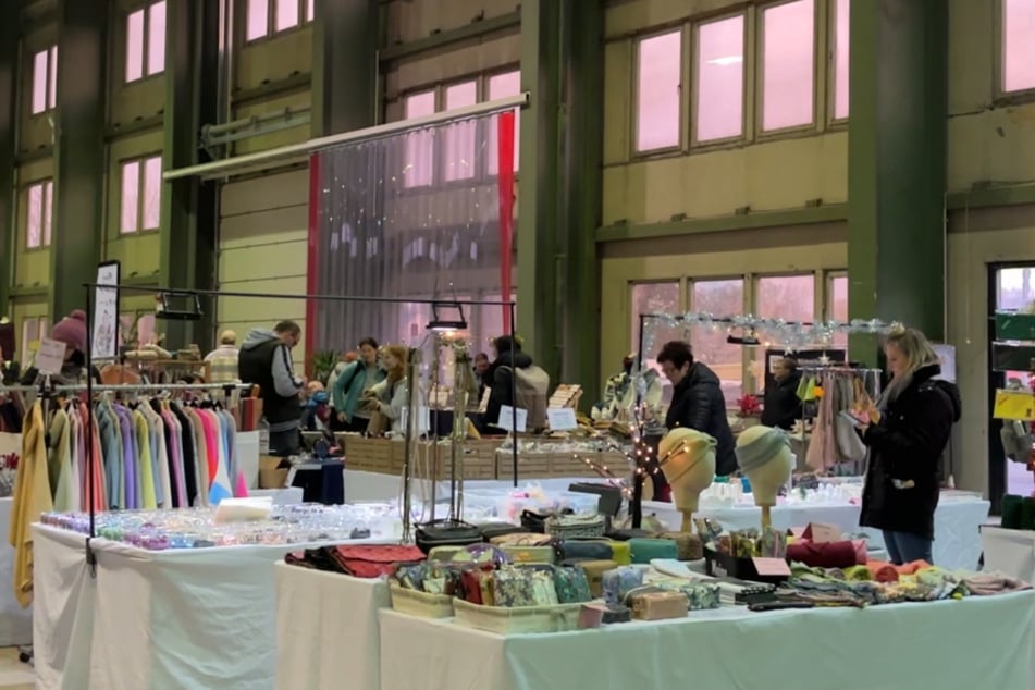 Auf dem Kreativmarkt findet Ihr verschiedene handgemachte Unikate sowie Material, um selbst kreativ zu werden.