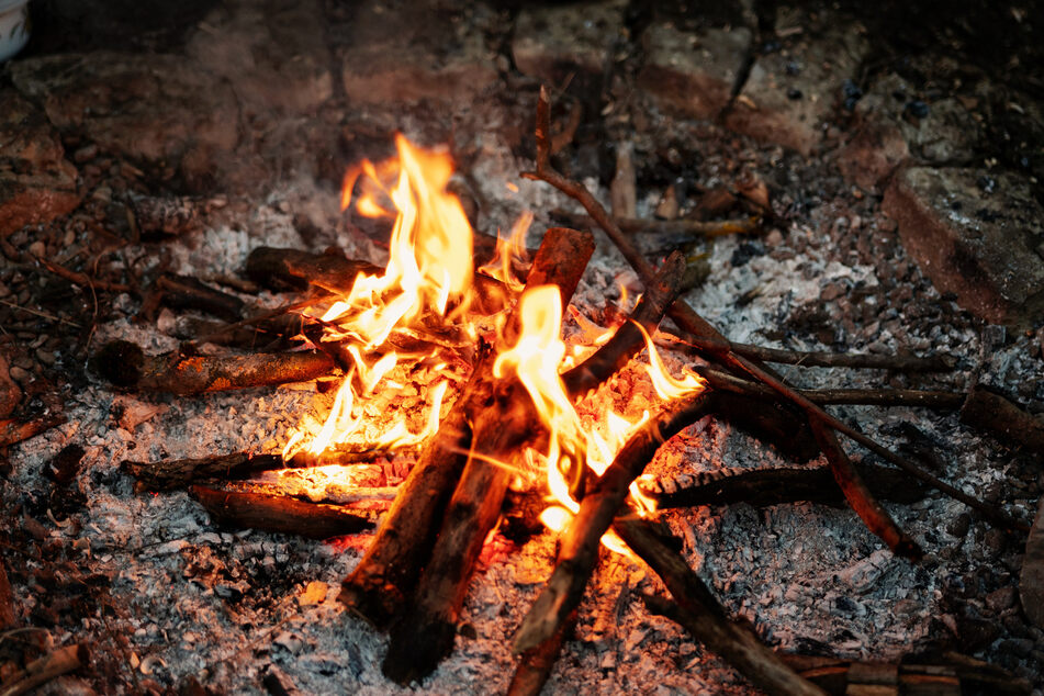 Feuer machen mit einem Tampon? Funktioniert super.