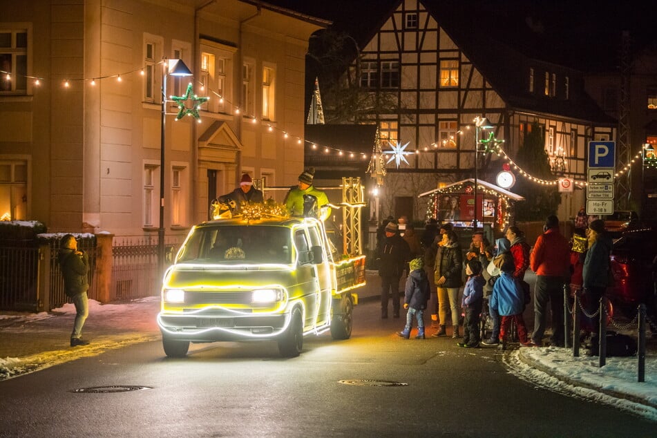 Das Weihnachtsmobil fährt seit 2020 durch das Erzgebirge.