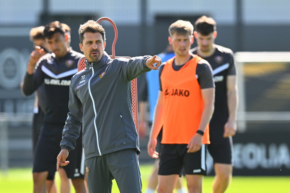 Thomas Stamm (42) und seine Jungs haben den Schock von Bielefeld verdaut. Im Training war Zug drin - und vor allem jede Menge Spaß.